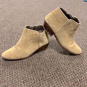 Women’s size 7 Apri Booties by Italian Shoemakers